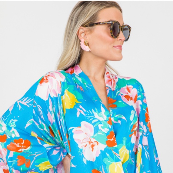 Blue and Pink Graphic Relaxed Blouse - Picture 4 of 5